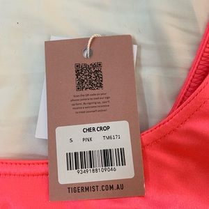 Tiger Mist Other - 2 piece matching set Neon Pink (not used) Tiger Mist Other - 2 piece matching set Neon Pink (not used)